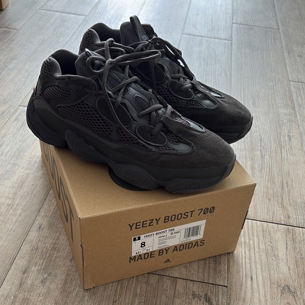 yeezy boost 700
